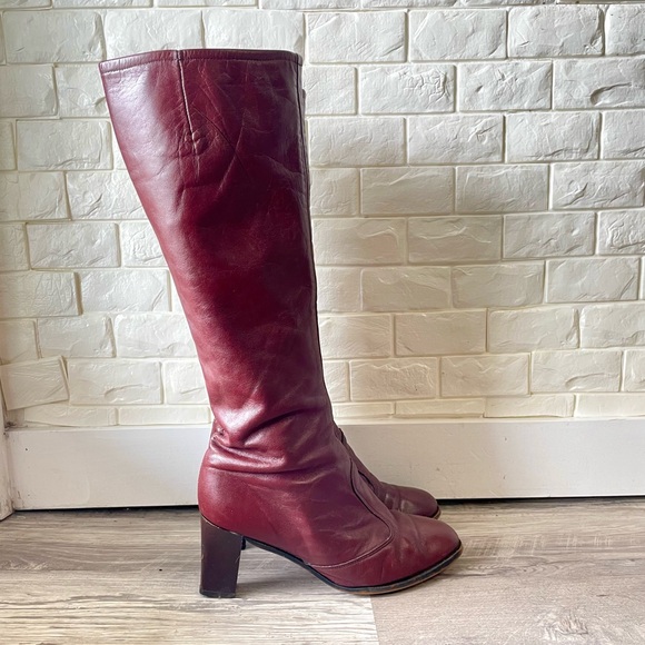 Vintage 1970s Cherry Cola Red Knee High Leather Heeled Boots - Picture 2 of 13